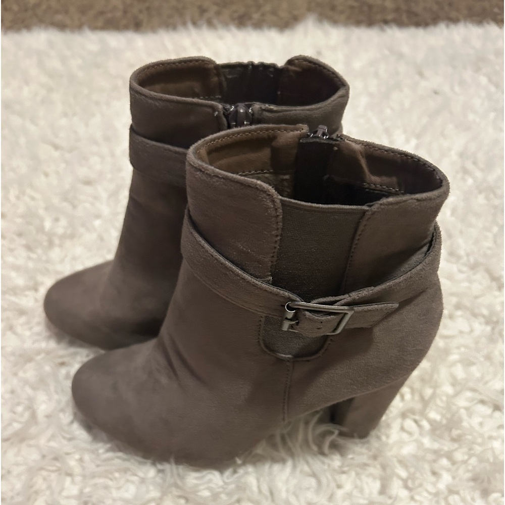 $9 clearance Bamboo taupe fur lined  Ultrasuede Booties  7 block heel office S9